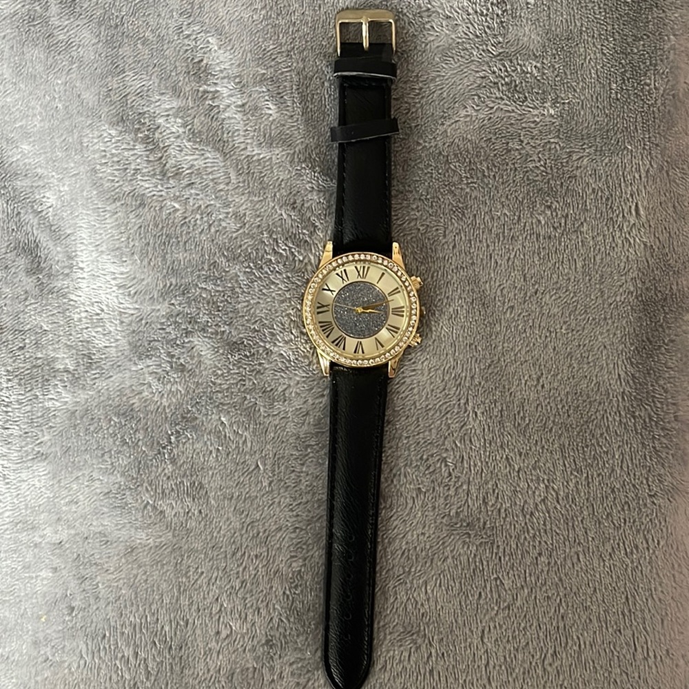 Ladies Watch - Picture 2 of 5